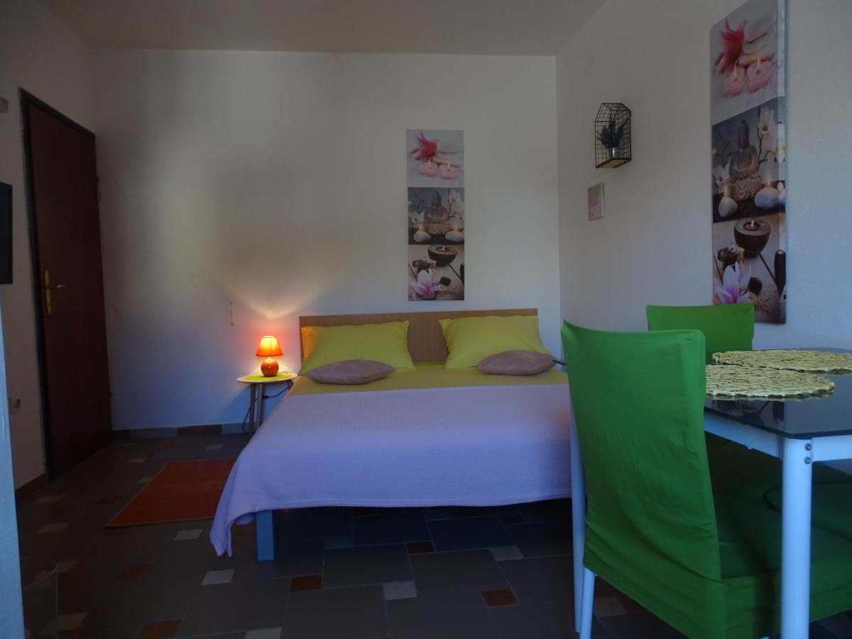Dinjiška Apartments Sime מראה חיצוני תמונה