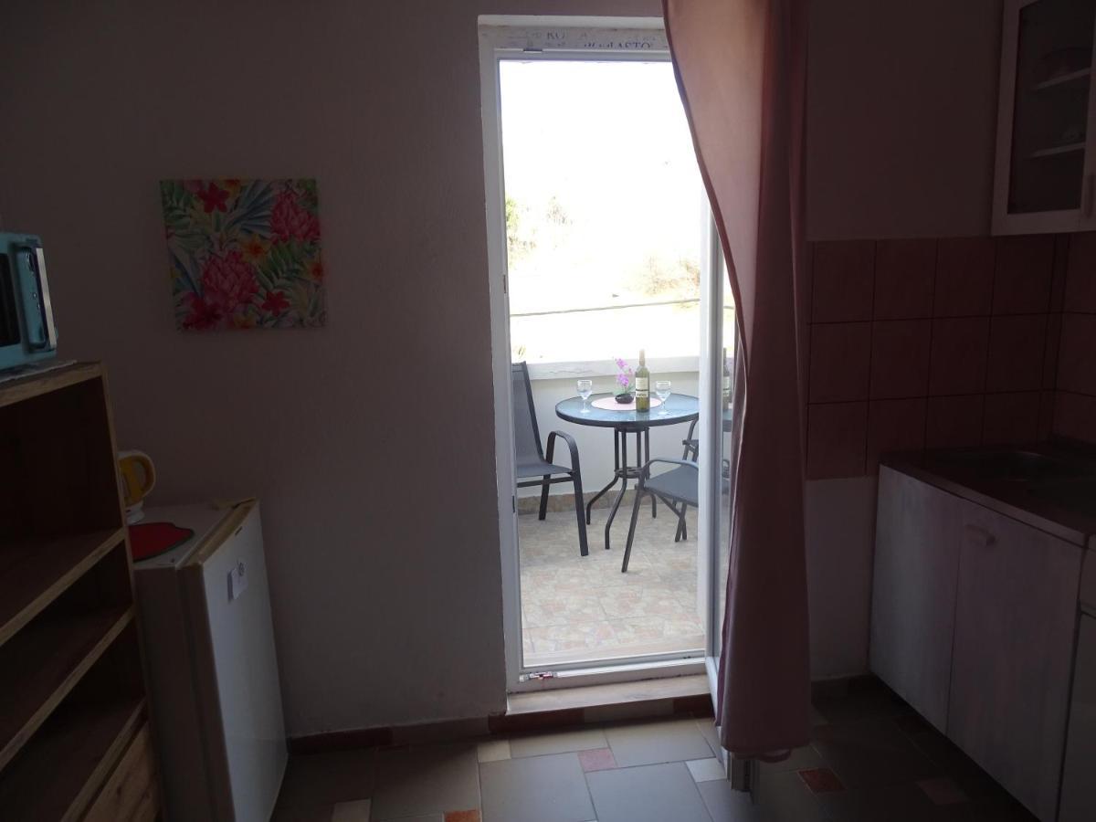 Dinjiška Apartments Sime מראה חיצוני תמונה