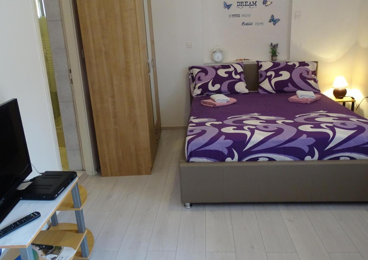 Dinjiška Apartments Sime מראה חיצוני תמונה