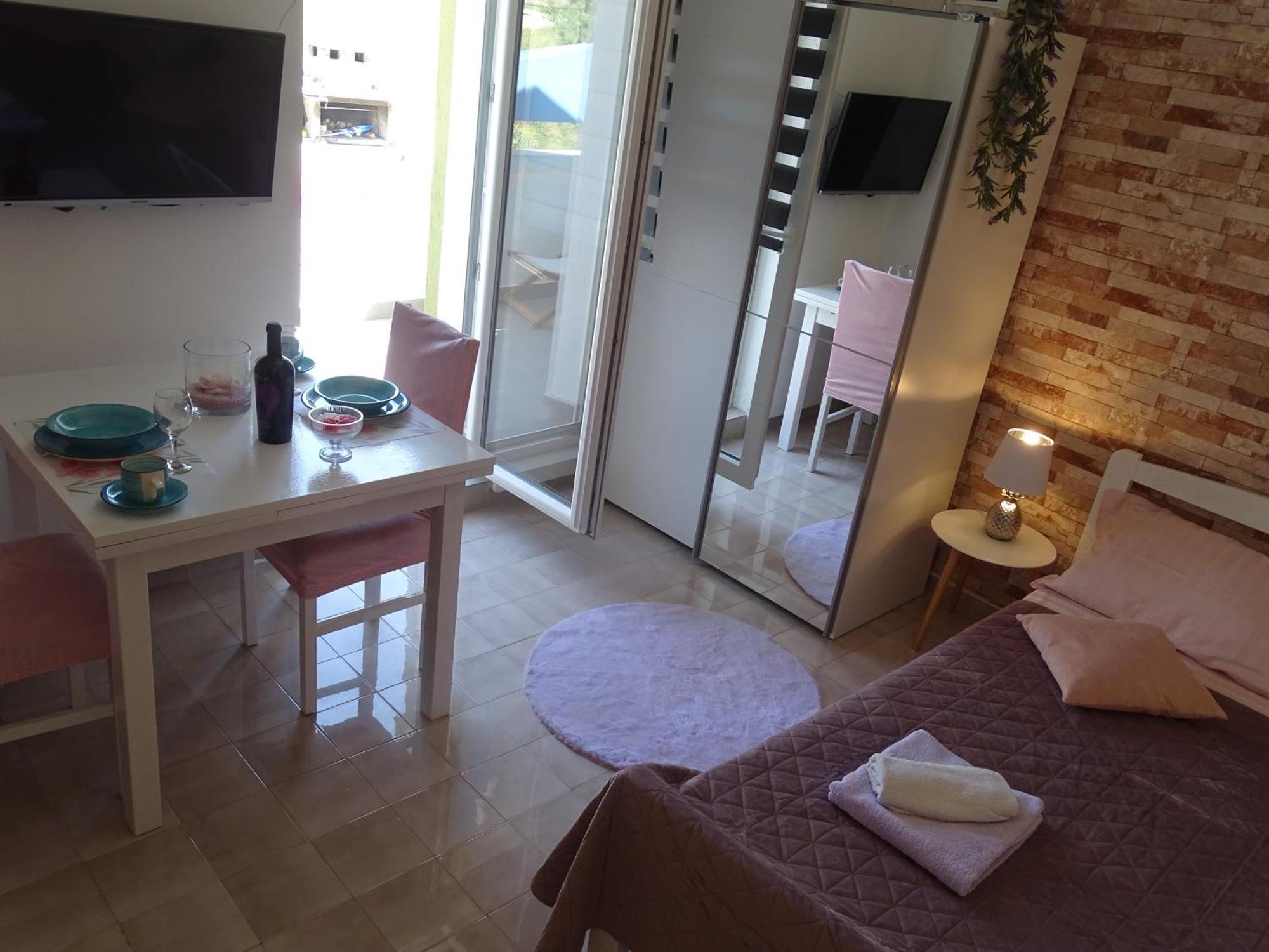 Dinjiška Apartments Sime מראה חיצוני תמונה
