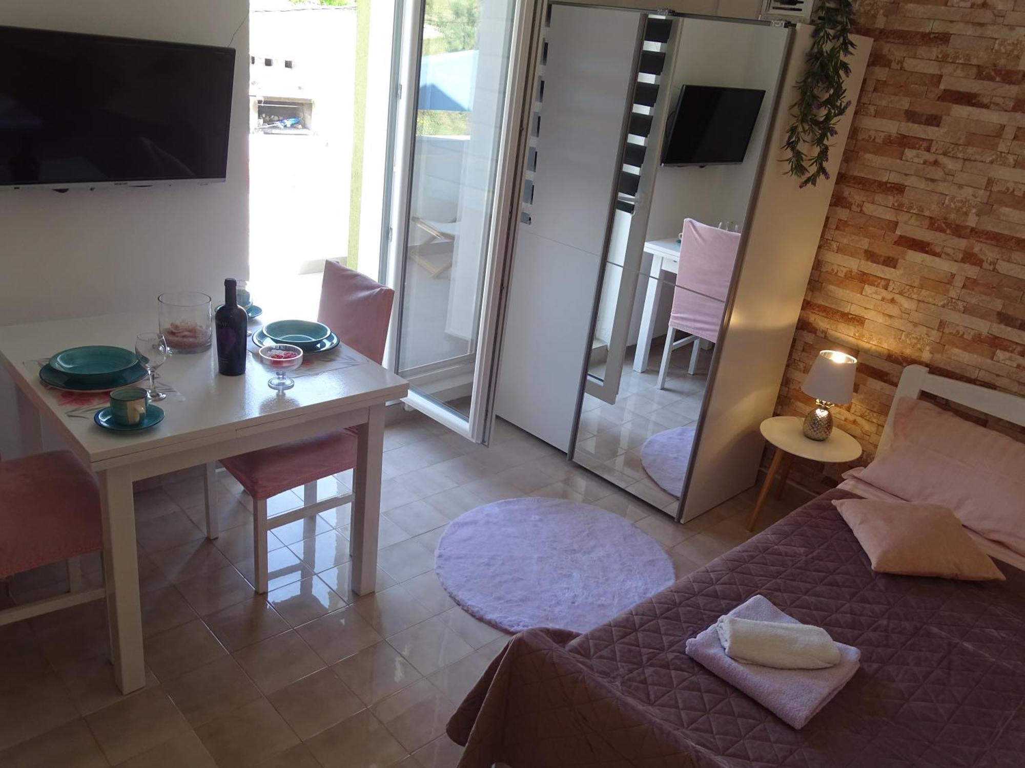 Dinjiška Apartments Sime מראה חיצוני תמונה