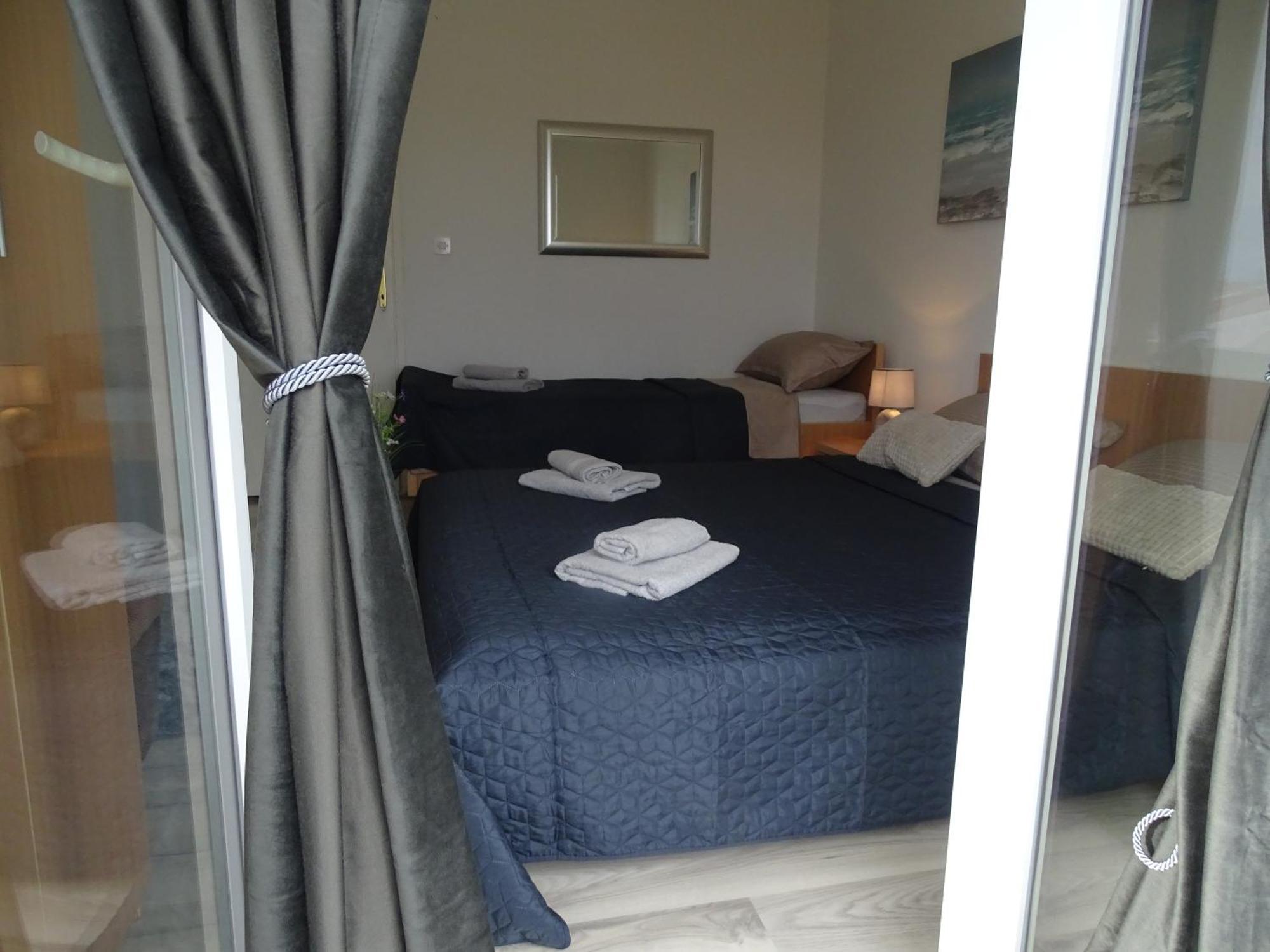 Dinjiška Apartments Sime מראה חיצוני תמונה