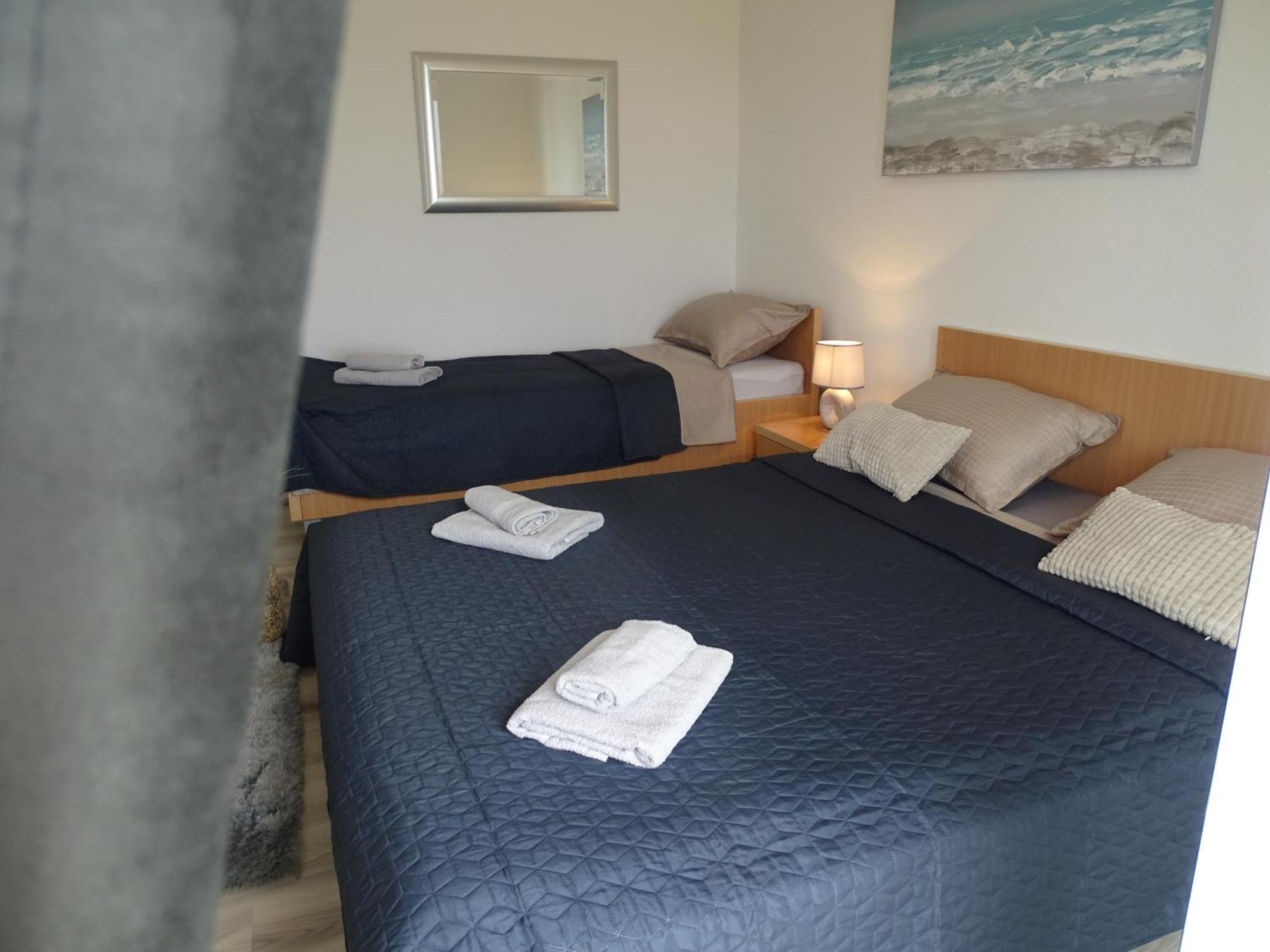 Dinjiška Apartments Sime מראה חיצוני תמונה