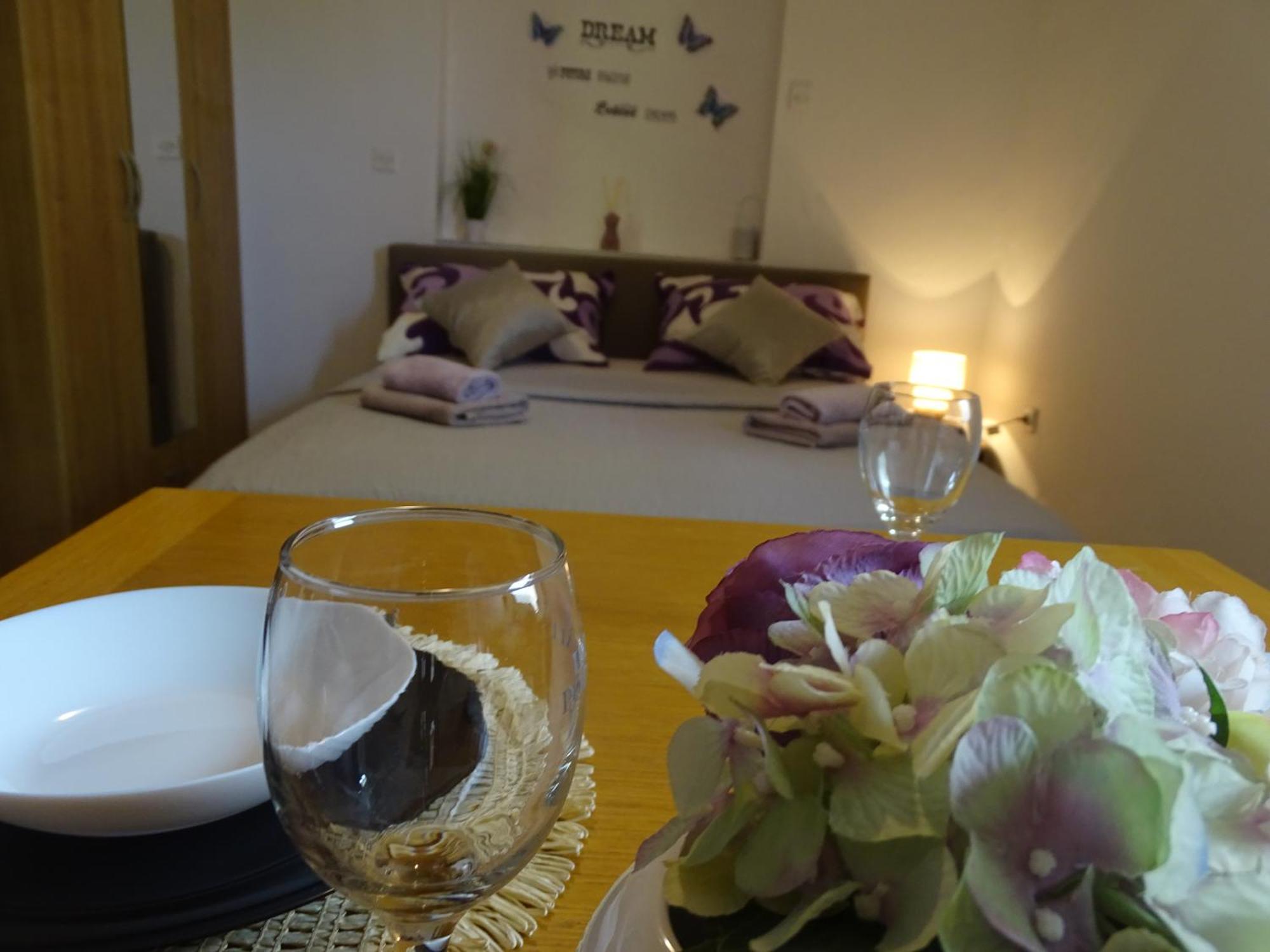 Dinjiška Apartments Sime מראה חיצוני תמונה