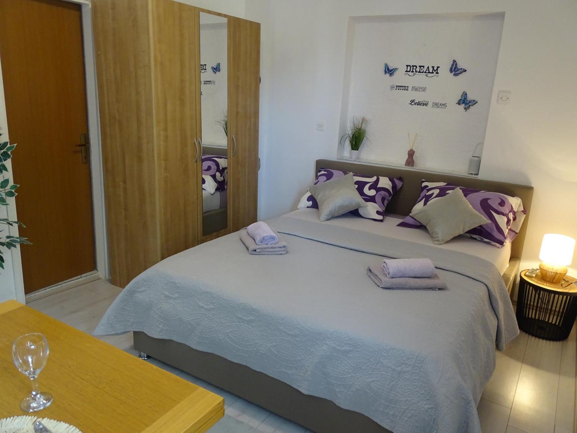 Dinjiška Apartments Sime מראה חיצוני תמונה
