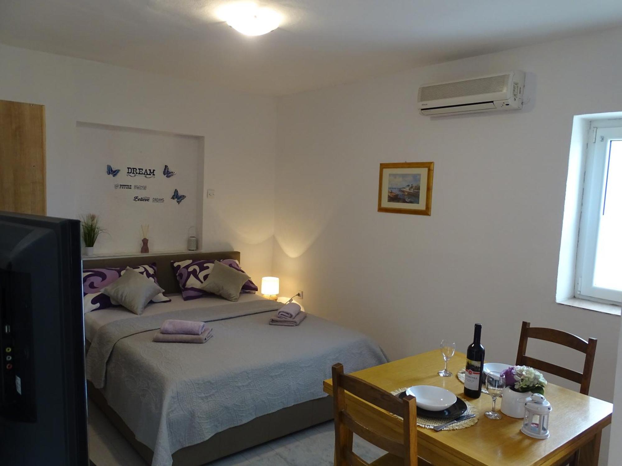 Dinjiška Apartments Sime מראה חיצוני תמונה