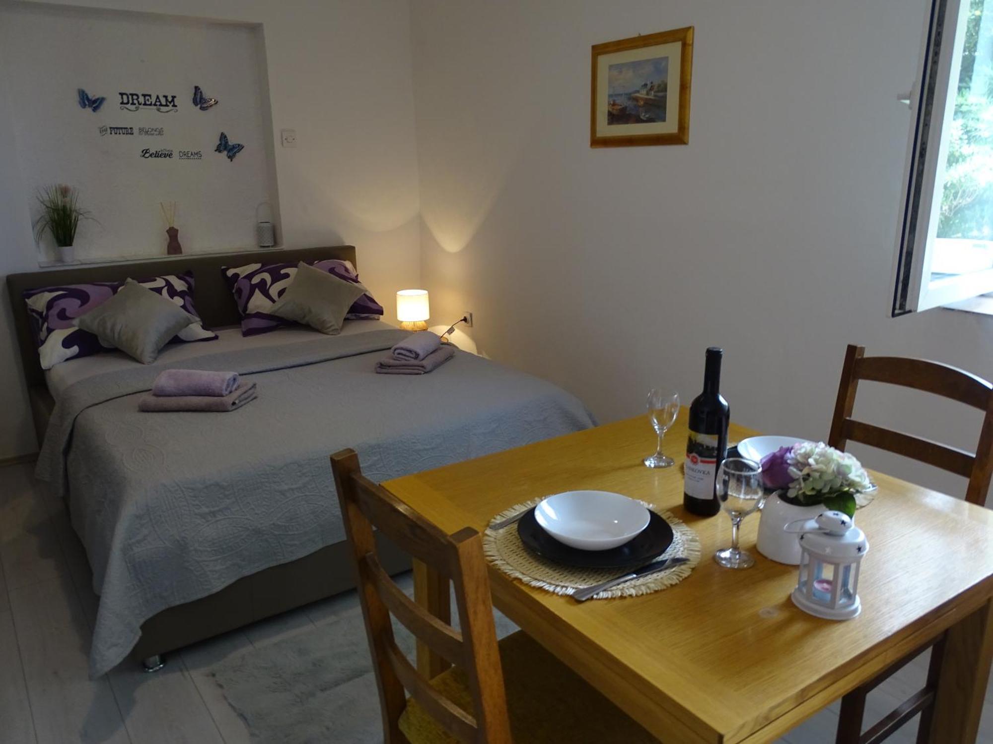 Dinjiška Apartments Sime מראה חיצוני תמונה