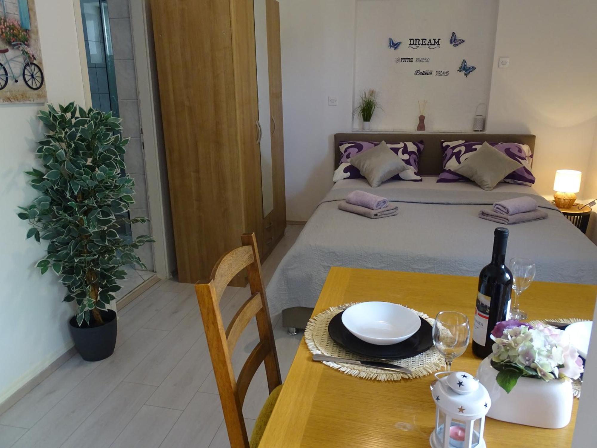 Dinjiška Apartments Sime מראה חיצוני תמונה